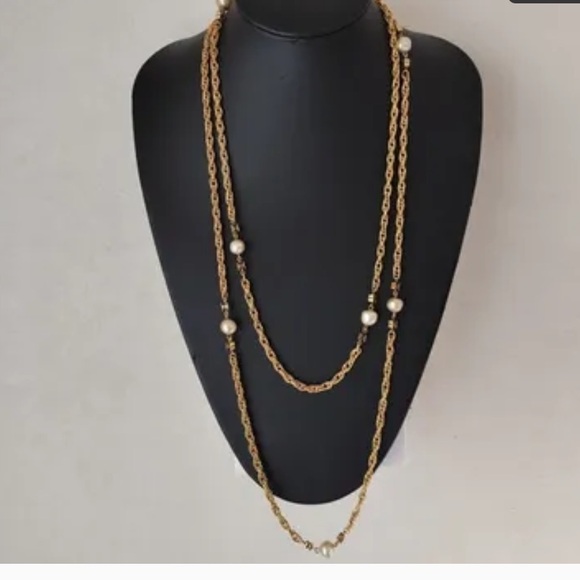 Chanel Vintage Pearl with Gold Plated CC Long Rope Chain - Picture 2 of 6